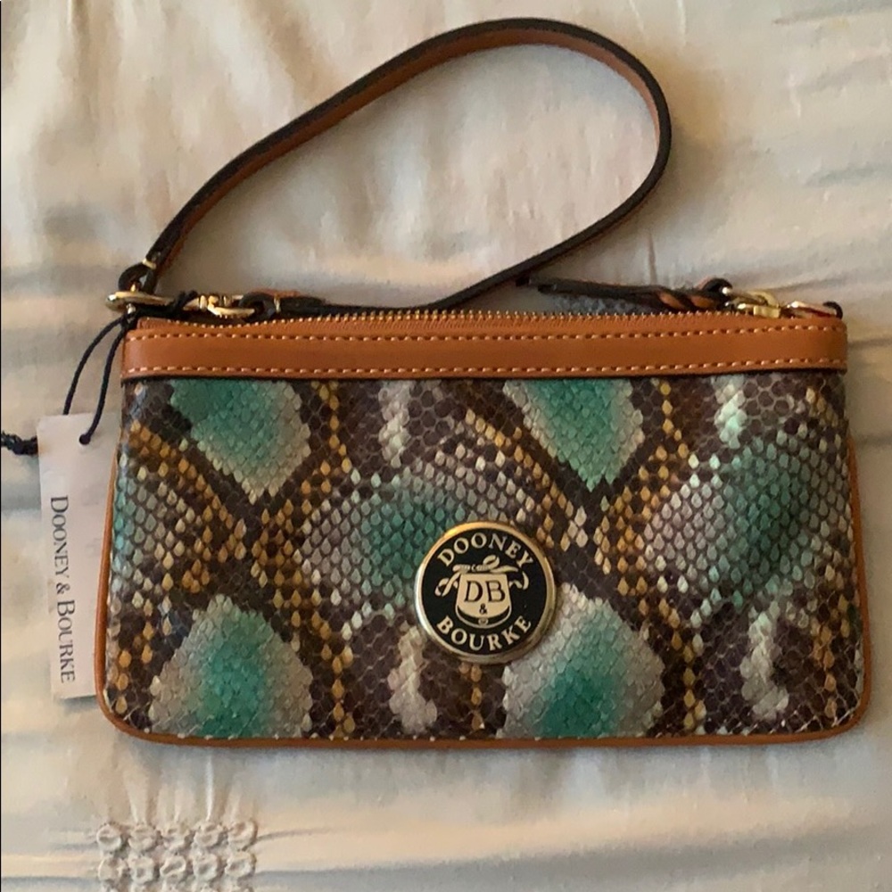 Dooney & Bourke wristlet